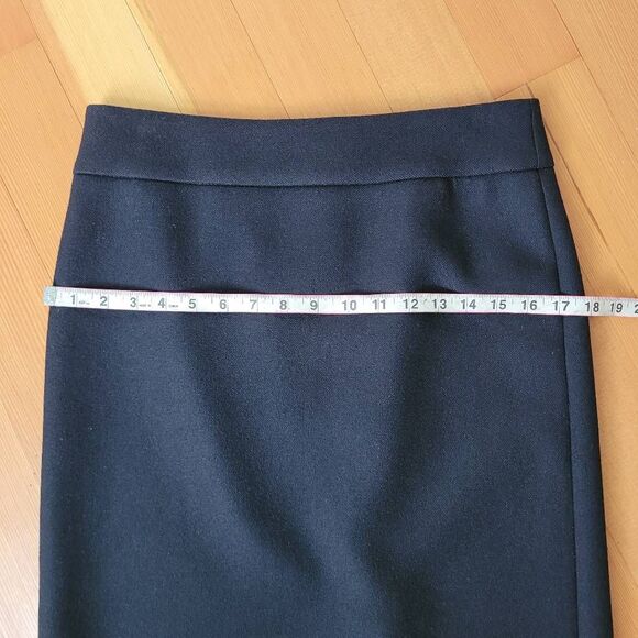 J. Crew black wool pencil skirt size 4 neutral minimalist office business profes - Picture 6 of 9